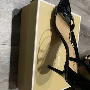 MICHAEL Michael Kors Shoes New Michael Kors Simone Mid Sandal